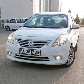 Nissan Versa 2013