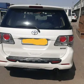 Toyota Fortuner 2013