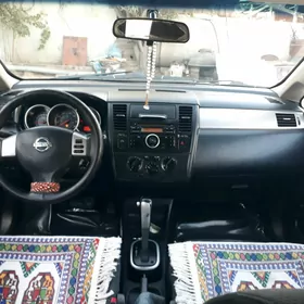 Nissan Versa 2011