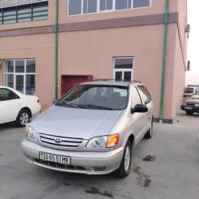 Toyota Sienna 2002