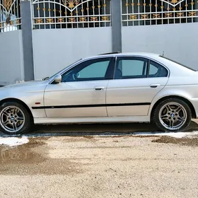 BMW E39 2001