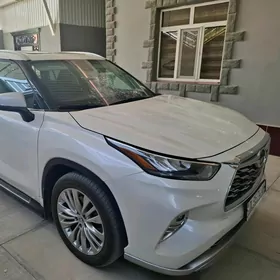 Toyota Highlander 2020