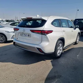 Toyota Highlander 2021