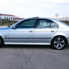 BMW E39 2001