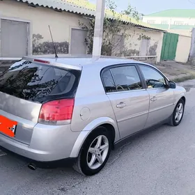 Opel Signum 2004