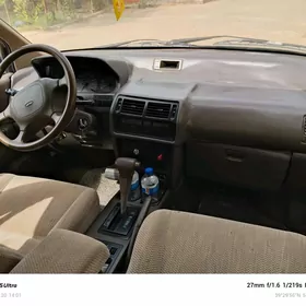Mitsubishi Chariot 1996