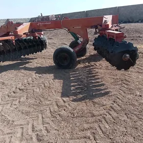 MTZ 82 2012