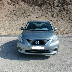 Nissan Versa 2011