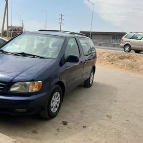 Toyota Sienna 2002