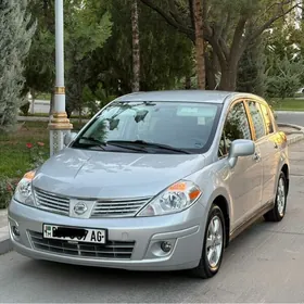Nissan Versa 2012