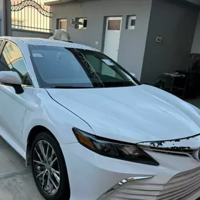 Toyota Camry 2024