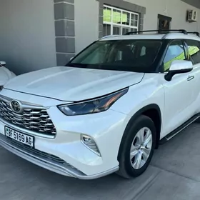 Toyota Highlander 2022