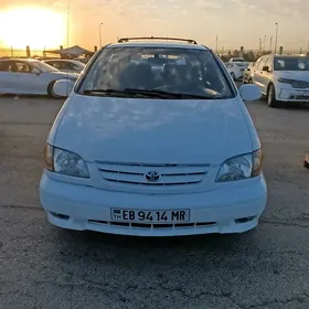 Toyota Sienna 2003