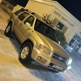 Nissan Pathfinder 2001