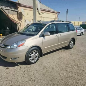 Toyota Sienna 2004