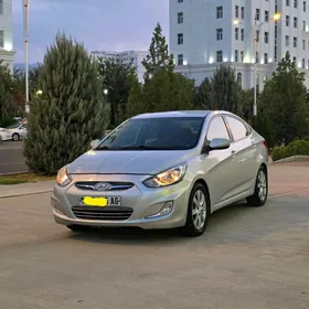 Hyundai Accent 2011