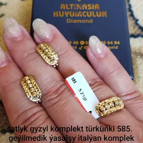 gyzyl komplekt