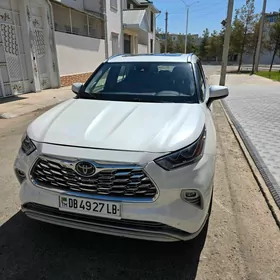Toyota Highlander 2021