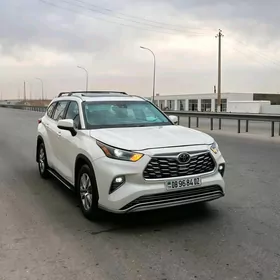 Toyota Highlander 2022