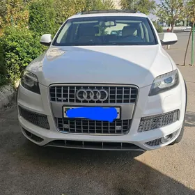 Audi Q7 2013