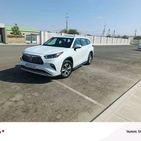 Toyota Highlander 2022