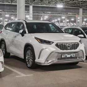 Toyota Highlander 2022