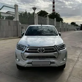 Toyota Hilux 2022