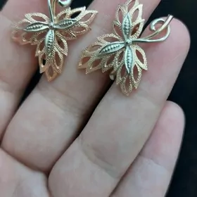 золотые серьги