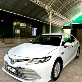 Toyota Camry 2018
