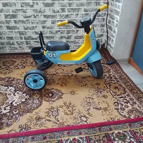 Велосипед трёх колёсный