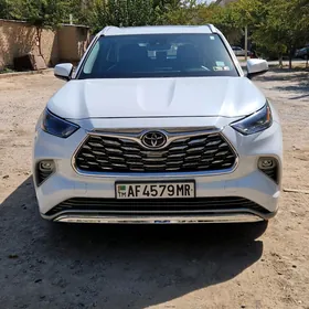 Toyota Highlander 2022