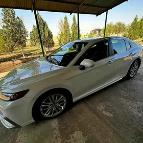 Toyota Camry 2021