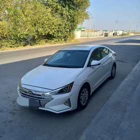 Hyundai Elantra 2020