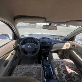 Nissan Sunny 2011