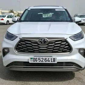 Toyota Highlander 2022