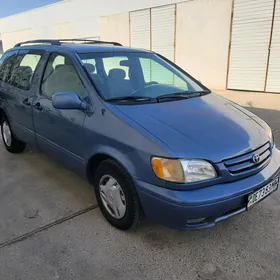 Toyota Sienna 2001