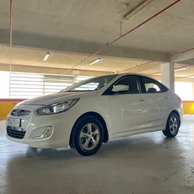 Hyundai Accent 2011