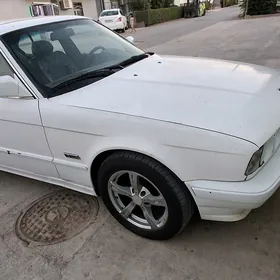 BMW 525 1990