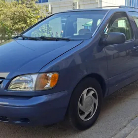 Toyota Sienna 2000