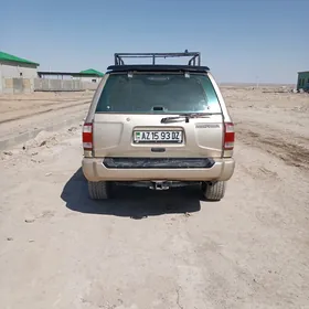 Nissan Pathfinder 1999