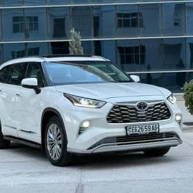 Toyota Highlander 2021