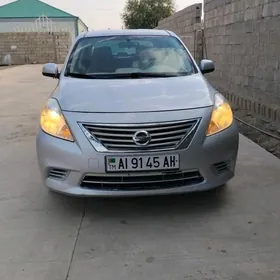 Nissan Versa 2012
