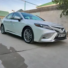 Toyota Camry 2021