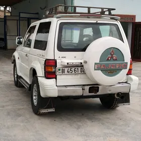 Mitsubishi Pajero 1991
