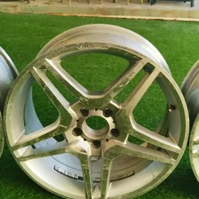 R18" AMG diskalar
