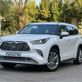 Toyota Highlander 2022