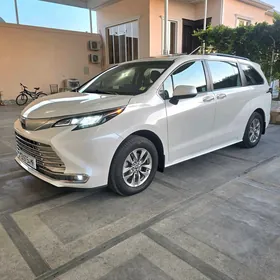 Toyota Sienna 2021