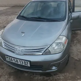 Nissan Versa 2011