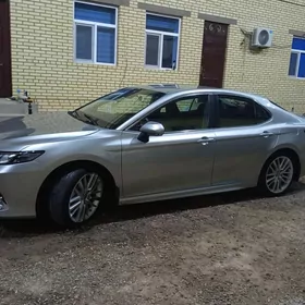 Toyota Camry 2022