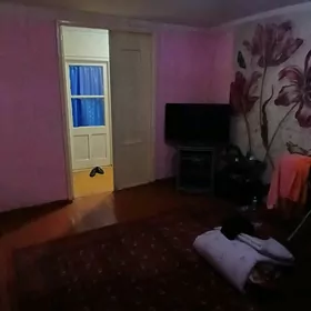4 komnat 2 etaj 5 Mikr 74м²